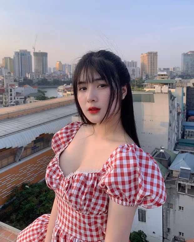 Clip TikTok moi, Quynh Alee gay tranh cai zoom can vong mot