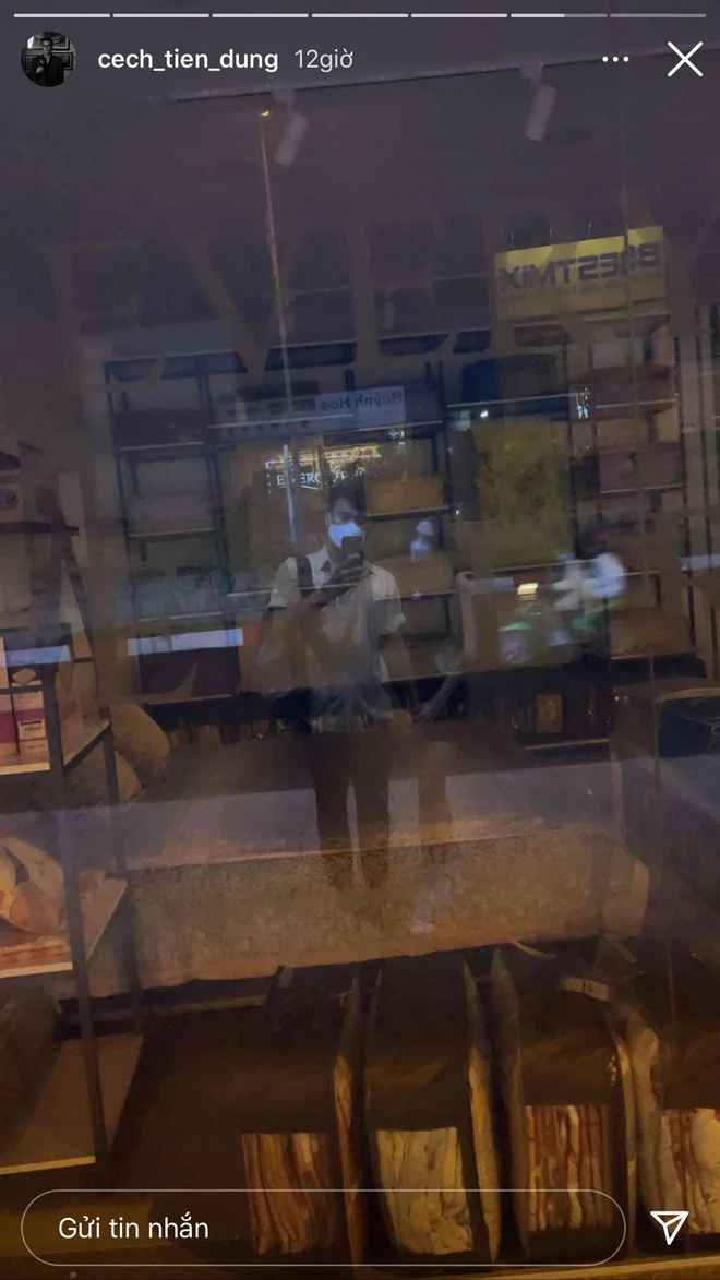 Trước đó, khi Dianka có chuyến đi biển ngắn ngày với bạn bè, cô nàng đăng ảnh bikini gợi cảm ở bờ biển kèm caption thả thính: "You can find me where the water kisses the sand" (Tạm dịch: "Anh có thể tìm thấy em ở nơi ở nơi mà nước dành nụ hôn cho cát").