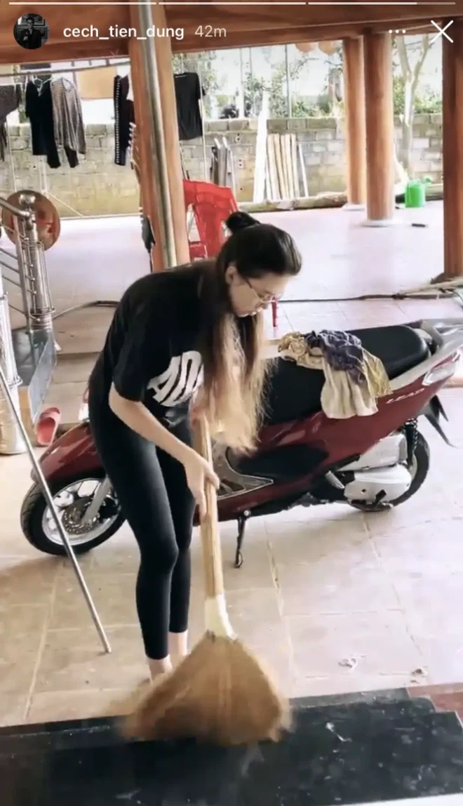 Hiện tại, cặp đôi Bùi Tiến Dũng và bạn gái Tây đang nhận về rất nhiều lời khen ngợi từ dân mạng vì quá đáng yêu.