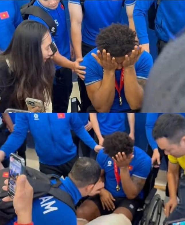 Hình ảnh này của Xuân Son khiến nhiều người vô cùng xúc động.