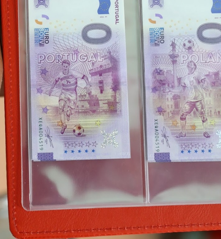 Ít ngày trước lễ khai mạc World Cup 2022 chính thức diễn ra tại Qatar, những tờ tiền đầu tiên mang mệnh giá 0 Euro đã có mặt tại Việt Nam và khiến những người yêu bóng đá và sưu tầm tiền lưu niệm không khỏi săn đón.