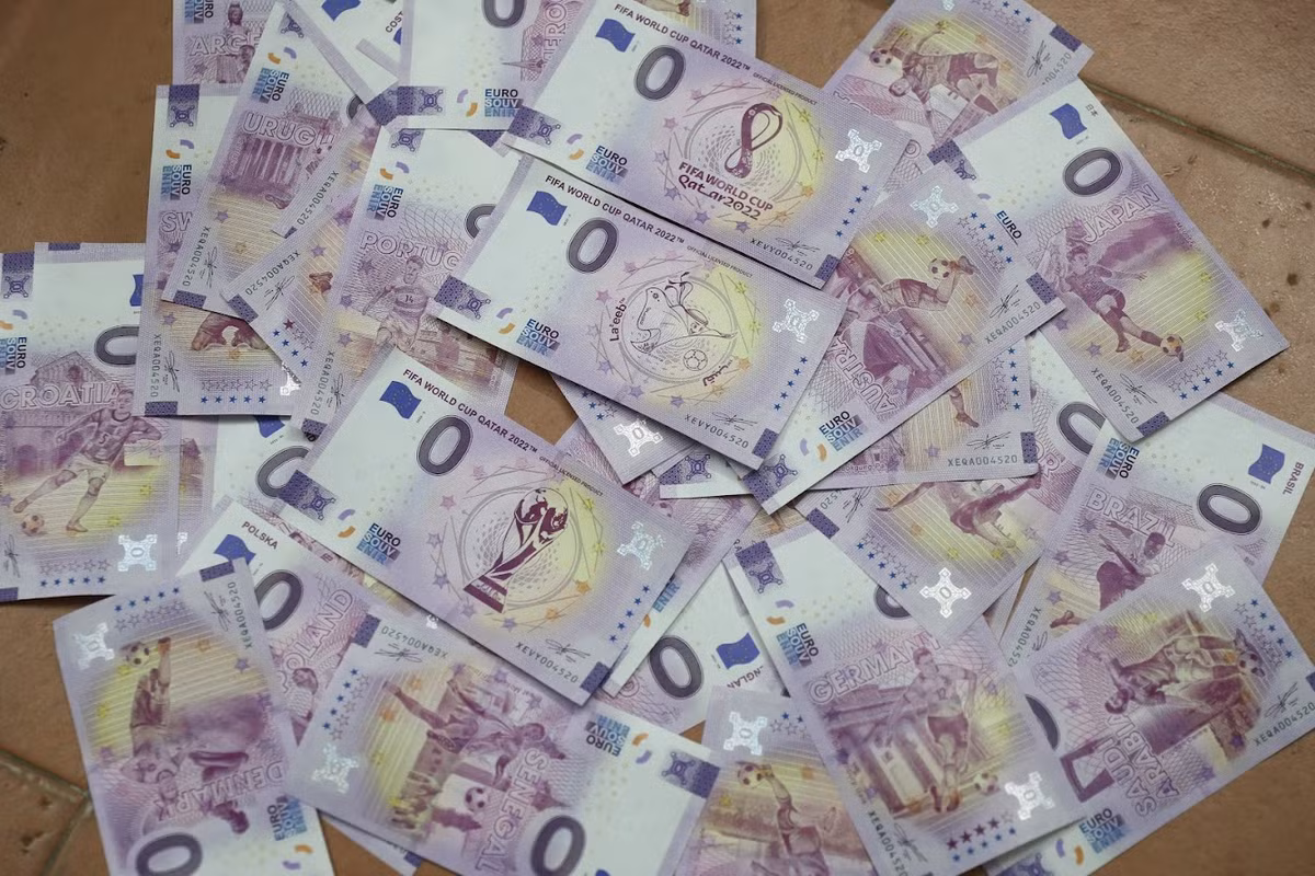 Lễ khai mạc World Cup 2022 sẽ diễn ra vào lúc 19 giờ tối ngày 20/11 ( tức 23 giờ tối theo giờ Việt Nam). Sau lễ khai mạc sẽ là trận đấu mở màn giữa chủ nhà Qatar và đội tuyển Ecuador diễn ra trên SVĐ Al Bayt.