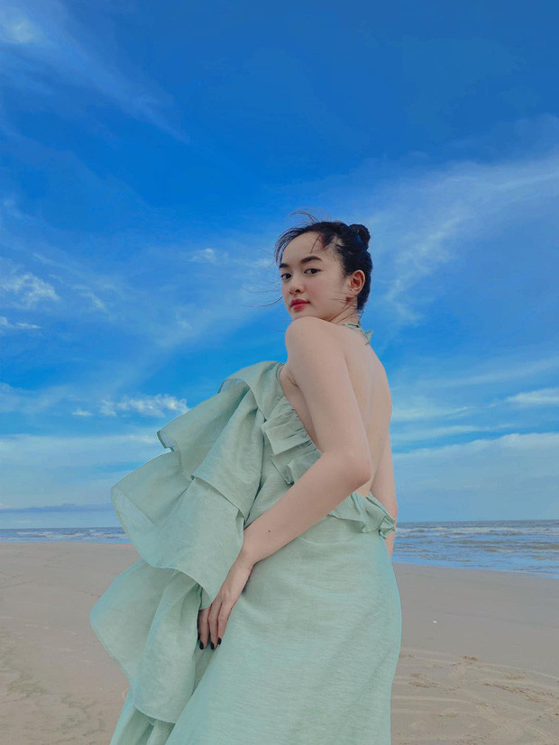 Ngay sau đó, hội chị em đã gật gù bày tỏ sự đồng tình với Kaity vì việc diện váy rộng cũng là sự lựa chọn của rất nhiều cô nàng khi ở nhà.