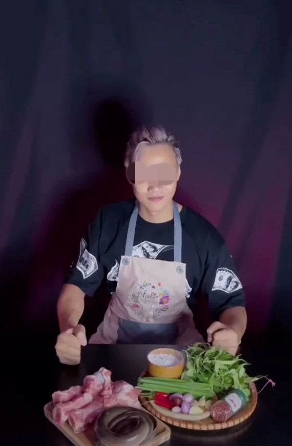 Nhiều người tỏ ra bất ngờ khi vợ chồng C.T.S từng hạnh phúc mặn nồng mà bây giờ lại "đấu tố" ồn ào như vậy.