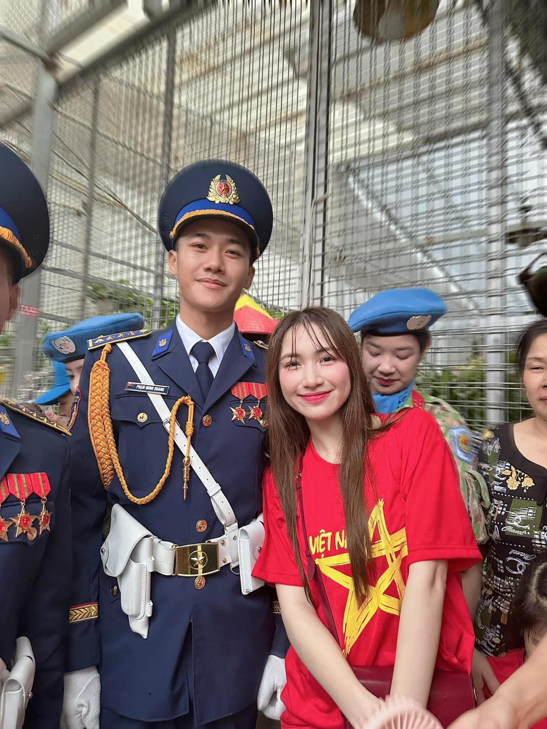 Nam sĩ quan trẻ rất vui và mong rằng mình đã truyền tải được những hình ảnh đẹp của người lính thời bình tới mọi người.