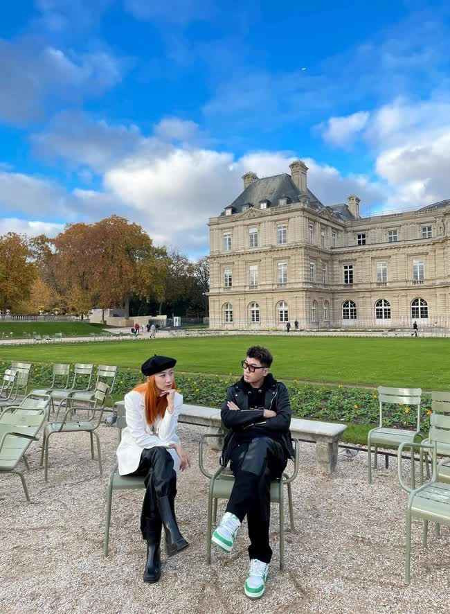 Sau khi tổ chức lễ cưới hoành tráng có sự góp mặt của nhiều nghệ sĩ nổi tiếng, Kiều Ly và chồng hưởng tuần trăng mật ở châu Âu.