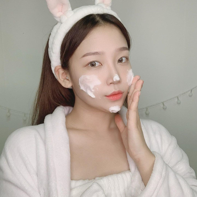 4 thoi quen rua mat tuong vo hai nhung lai huy hoai lan da