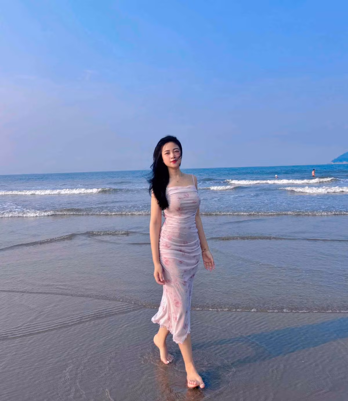 Mẹ bỉm hai con sở hữu nhan sắc ăn đứt các hot girl mạng