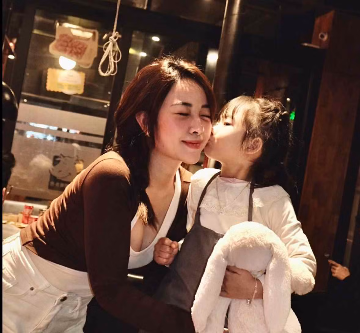 Thân hình nuột nà của mẹ bỉm sữa là thành quả sau nhiều ngày tháng miệt mài tập pilates.