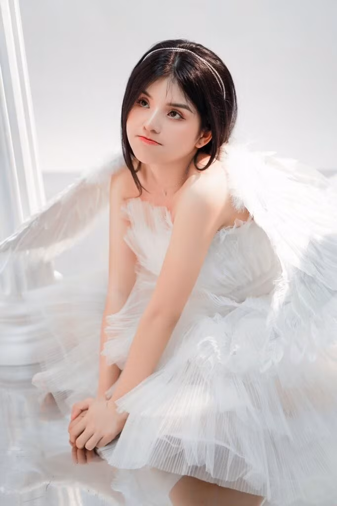 Với những thành công đã đạt được, nữ streamer còn không ngần ngại công khai thu nhập lên đến hàng trăm triệu sau vài tháng thử việc.