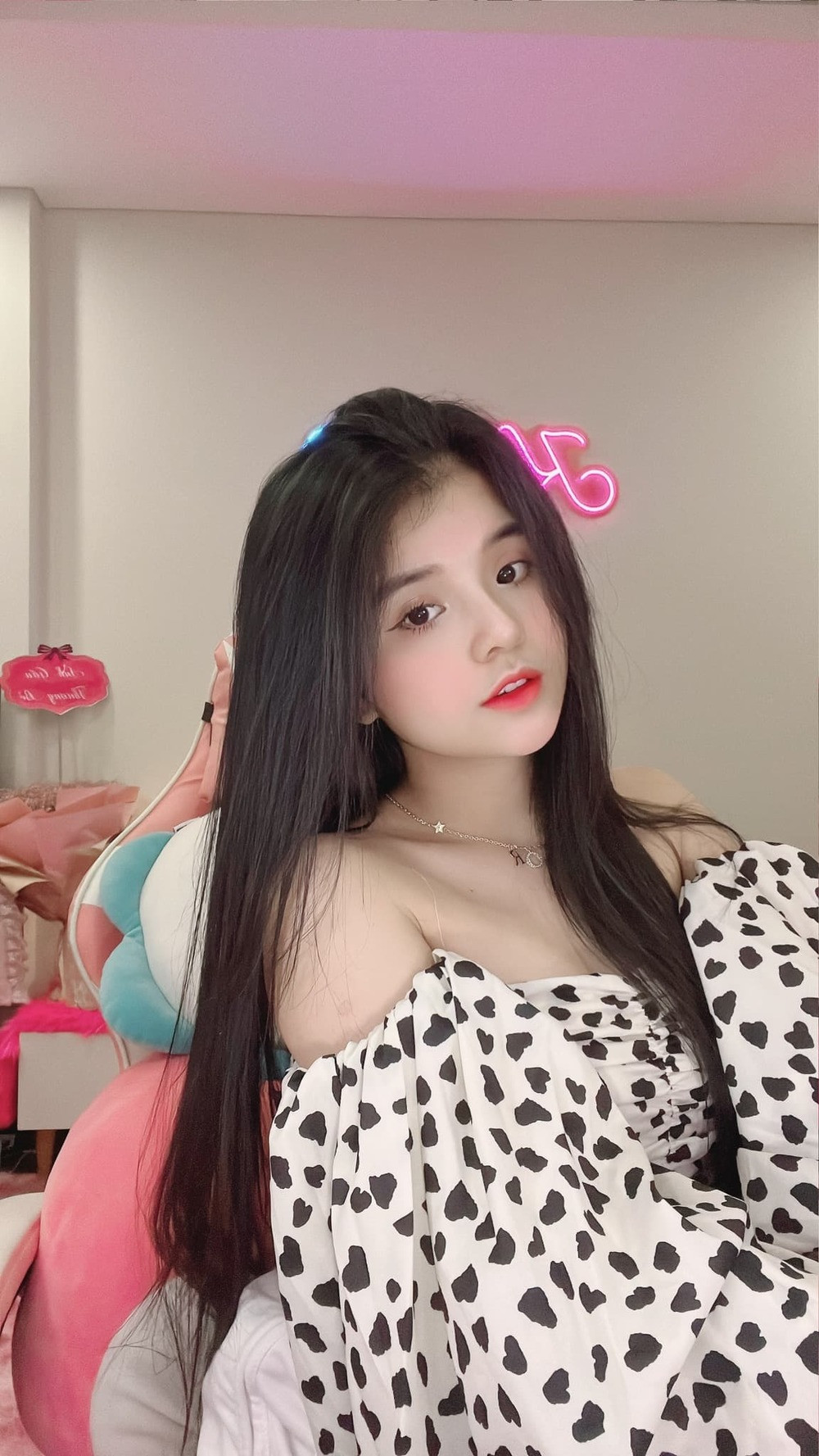 Em Bé từng được trao danh hiệu Streamer có nhiều đóng góp nhất của Nimo TV ở Việt Nam, Top những streamer được yêu thích trên toàn cầu…