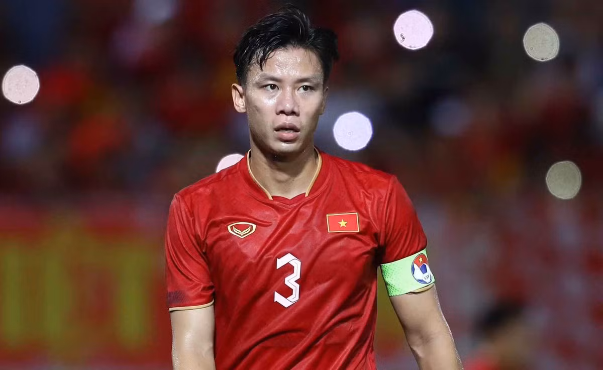 Hậu vệ: Quế Ngọc Hải bị đau ở trận gặp Iraq tháng 11. Cầu thủ của CLB Bình Dương hồi phục tốt nhưng vẫn không kịp khỏi hoàn toàn để tham dự Asian Cup 2023