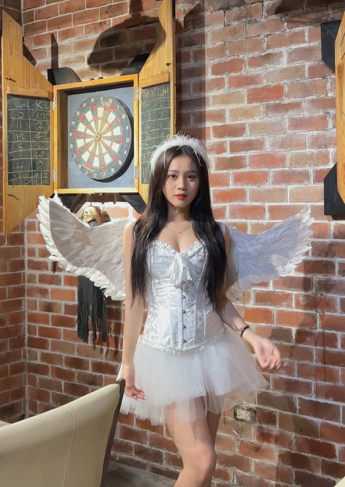 Cô nàng hiện đang là người mẫu ảnh của những nhãn hàng nổi tiếng.