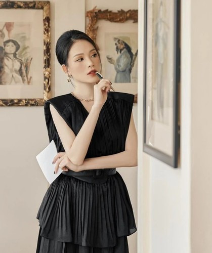 Cuối tháng 11/2023, Linh Rin sinh con gái đầu lòng và đặt tên là Caroline.