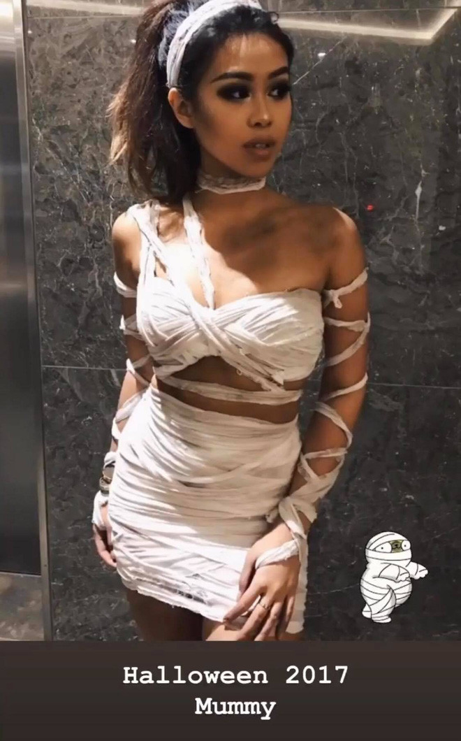 Bởi lẽ, là một người nổi tiếng trên MXH, được nhiều dân mạng follow, trong số đó có cả những netizen đang ở lứa tuổi học sinh, việc biết tiết chế độ quyến rũ của Tiên Nguyễn được đánh giá là khéo léo và phù hợp.