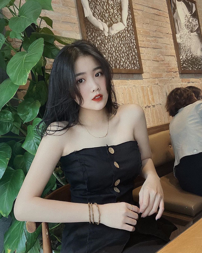 Chuyện tình cũ của Đoàn Văn Hậu được cho kết thúc khoảng tháng 6/2020 - thời điểm mà chàng cầu thủ đang thi đấu cho đội bóng SC Heerenveen (Hà Lan).