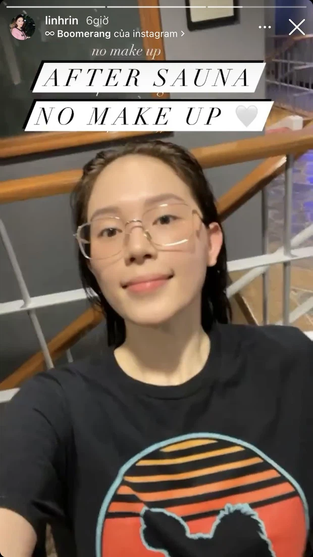 Không cần tới sự hỗ trợ của phấn nền, kem che khuyết điểm, mặt mộc hot girl Linh Rin vẫn xứng đáng điểm 10 tuyệt đối với đôi mắt to tròn, làn da mịn màng ửng hồng, chiếc mũi dọc dừa cao vút cùng đôi môi căng mọng hồng hào.