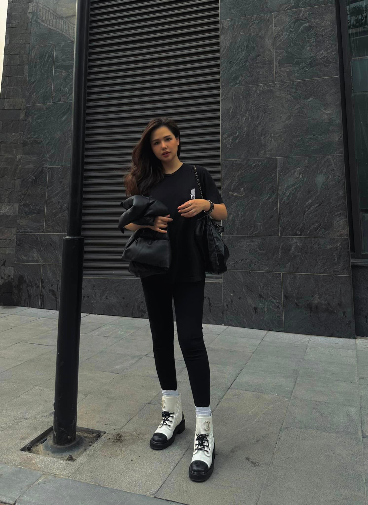 Phanh Lee về chung một nhà với ông xã đại gia - doanh nhân Nguyễn Thành Nam hồi tháng 6/2020.