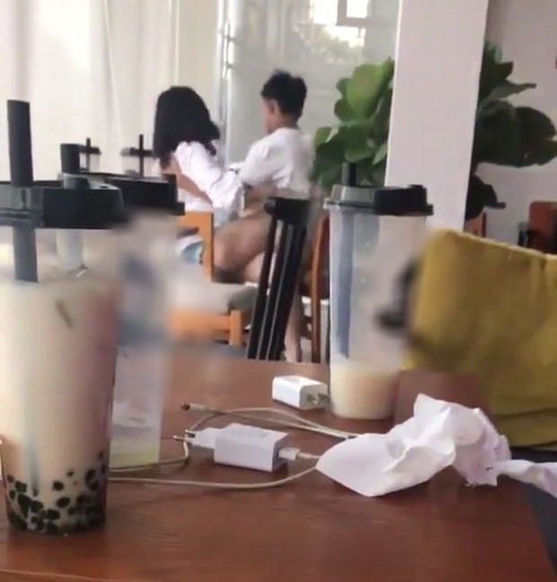 Đoạn clip đã bị gỡ xuống sau đó vài giờ nhưng hàng nghìn người đã xem được nó.