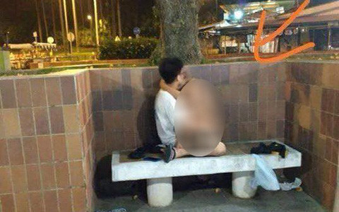 Rất nhiều ý kiến trái chiều nổ ra xoay quanh sự việc. Phần lớn đều phẫn nộ trước hành vi đáng xấu hổ của cặp đôi, đặc biệt chỉ trích họ khi để trẻ con chứng kiến cảnh tượng nhạy cảm.