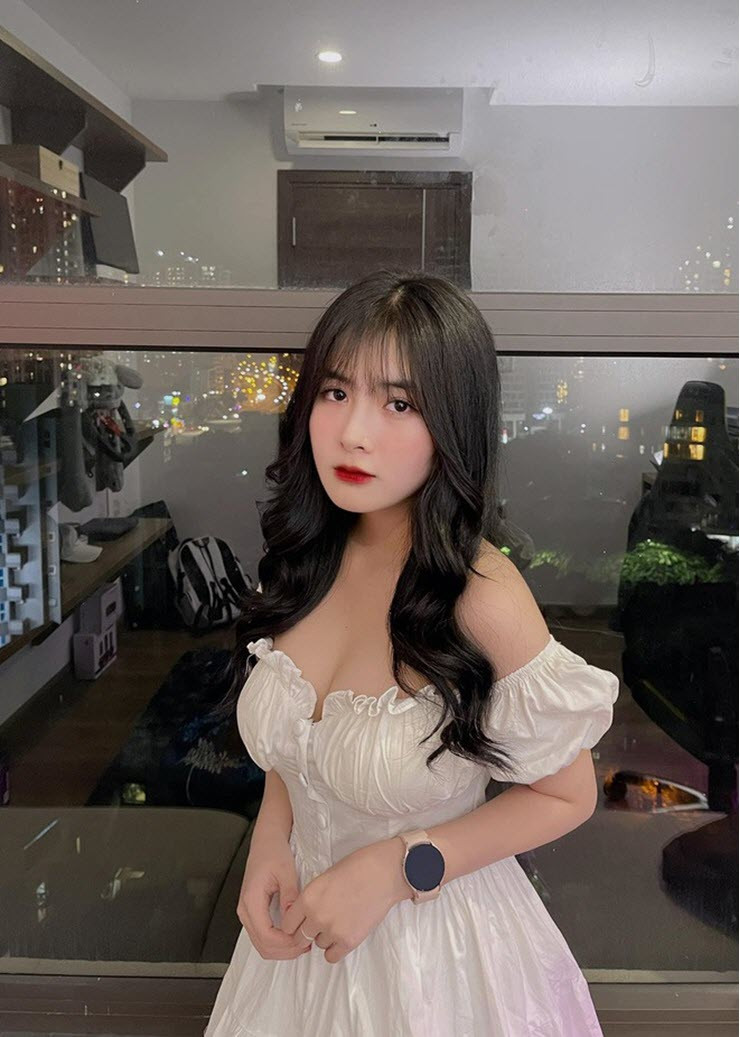 Dù được đông đảo cộng đồng theo dõi, nhưng hot girl Quỳnh Alee cũng từng vướng phải không ít thị phi, đặc biệt là sự cố bị nghi sử dụng chất cấm và lộ clip đang trong tình trạng “phê” thuốc gần đây.