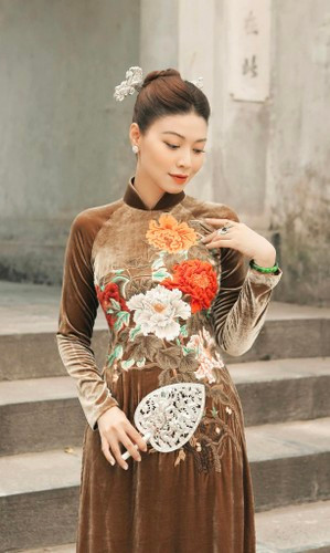 Dương Ngọc Trinh nói đến nhiều quan điểm về việc học hỏi và trau dồi kiến thức, làm sao để có "khả năng kiếm tiền mênh mông và không giới hạn".