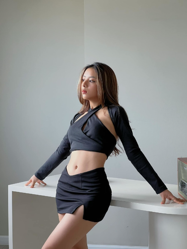 Vừa qua, Gia Hân cũng gây ấn tượng khi xuất hiện trong sitcom “Lá Tarot định mệnh” cùng hàng loạt tên tuổi đình đám như Misthy, Thiên An, Long Chun,...