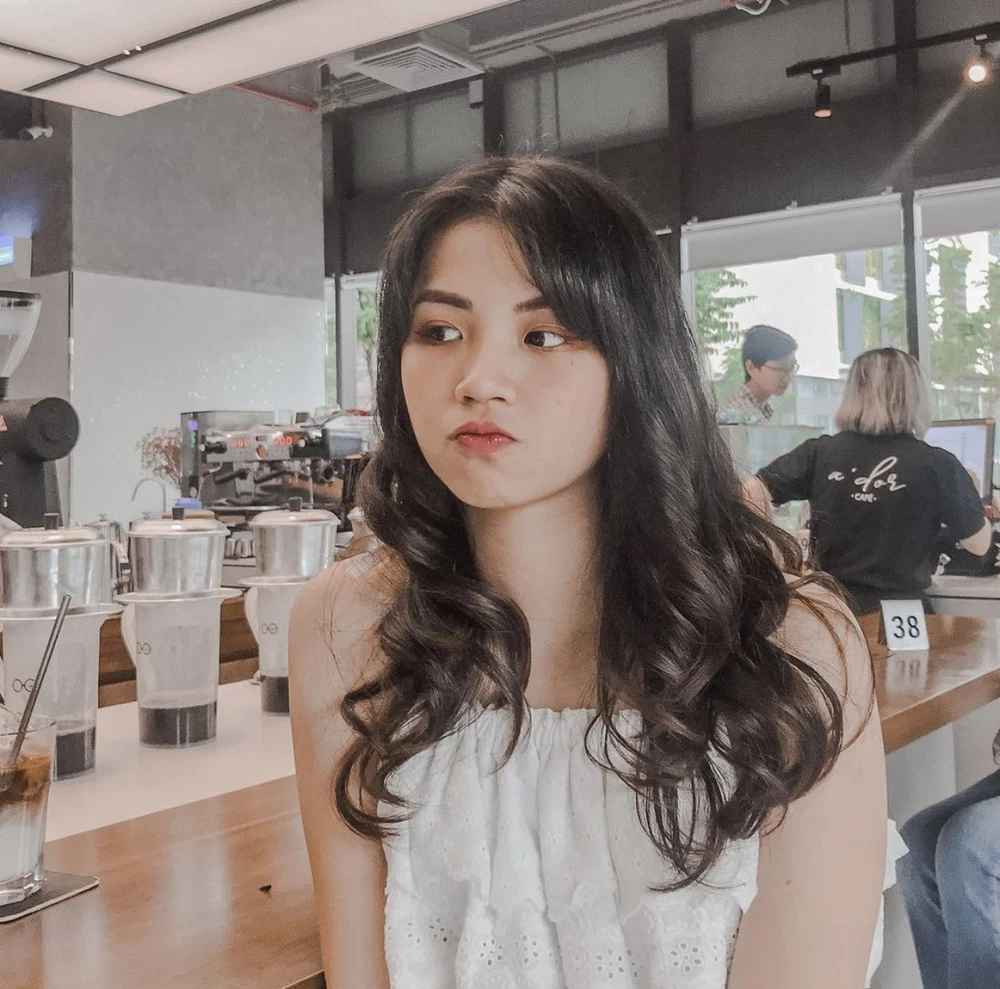 Sau khi học xong cấp 3, Lan Thy lên đường sang Nhật du học và trở nên kín tiếng. Những thông tin về cô nàng vô cùng ít ỏi.