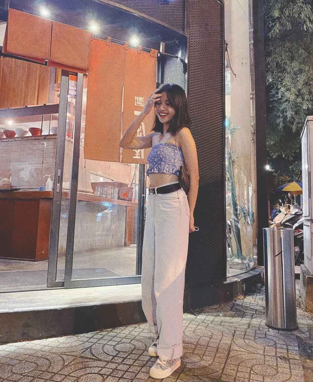 So với thời điểm thi Đường lên đỉnh Olympia, Lan Thy của hiện tại chững chạc hơn, sành điệu hơn và vẫn xinh đẹp như ngày nào.