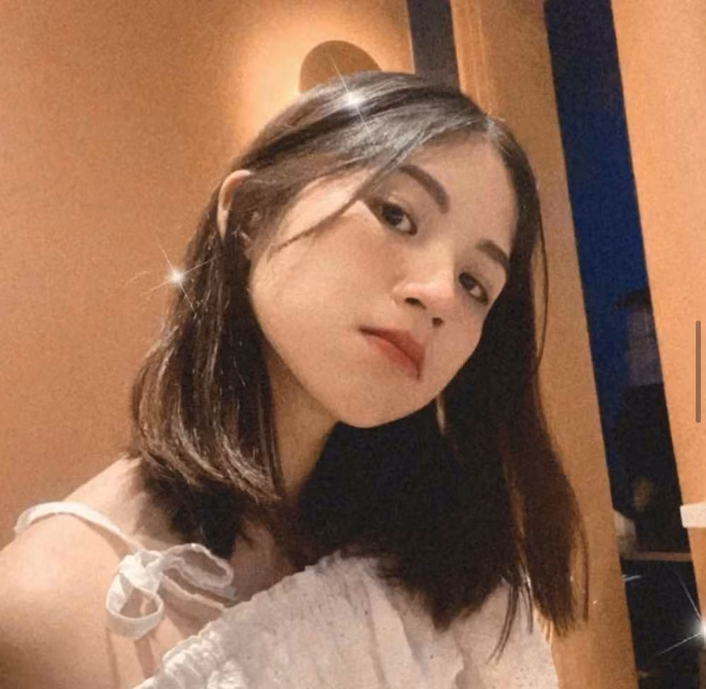 Bẵng đi một thời gian, "hot girl ống nghiệm" trở về nước sau thời gian học tập tại nước ngoài. "Lan Thy giờ ra sao? Có còn xinh đẹp như xưa?" - là câu hỏi được nhiều người quan tâm.