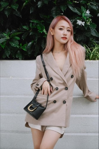 Quỳnh Anh đã đi du học và sống độc lập từ năm 16 tuổi, và cô cũng vừa trở về nước cách đây không lâu. Cùng với nữ chính xinh đẹp, dàn cố vấn của tập 7 gồm: Minh Tú, Á Hậu Hoàn Vũ Thảo Nhi Lê, Rocker Nguyễn và nam diễn viên điển trai người Thái - Bright Norraphat.