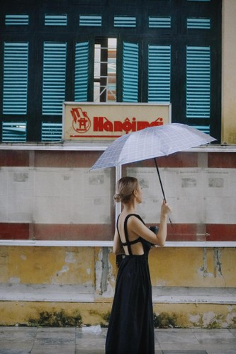 Trấn Thành nhận ra Quỳnh Anh là một cô gái luôn muốn vừa lòng tất cả mọi người, không tự tin trước chính bản thân. Nữ chính cũng cho rằng trước đây mình đã có thời điểm nhìn vào người khác và áp đặt sự lựa chọn, quyết định của chính mình.