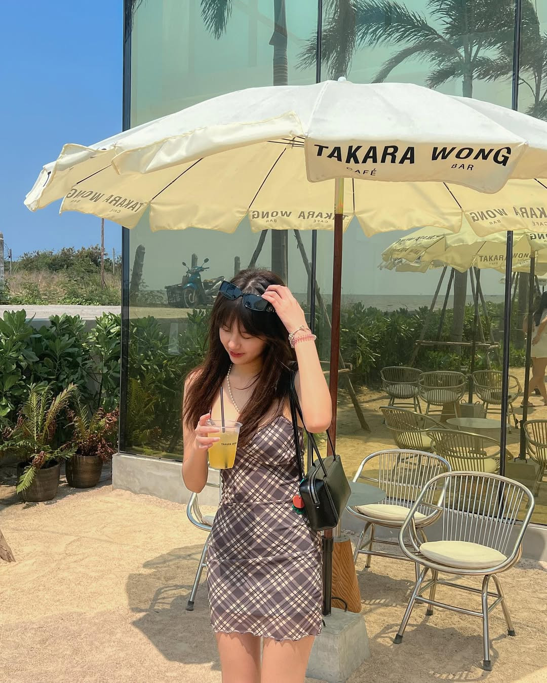 Khác với 2 người chị học tại Thái Lan, Mooktapa lại chọn ra nước ngoài để du học.