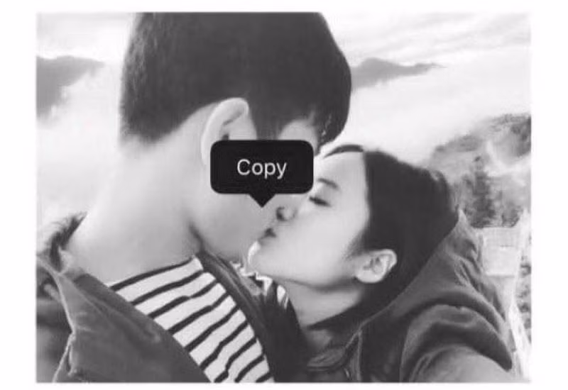 Sau lùm xùm, Xuân Trường và Nhuệ Giang không còn chia sẻ bất cứ điều gì về chuyện yêu đương trên mạng xã hội. Cầu thủ sinh năm 1995 đã ẩn hết hình chụp chung cùng bạn gái, và không còn đăng bất cứ bức ảnh nào về cô nữa.