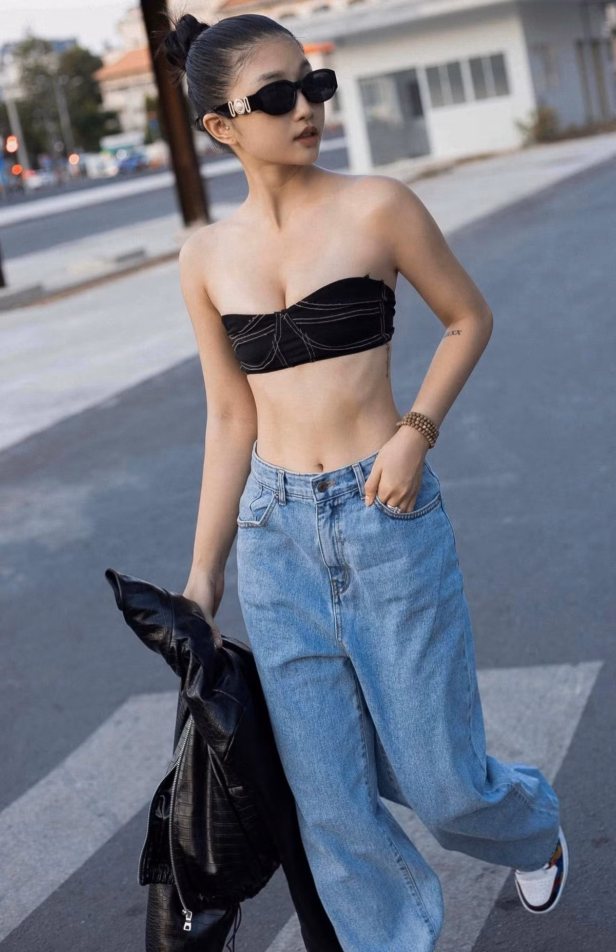 "Tập luyện giúp mình có sức khỏe, sức bền và nhiều năng lượng. Bên cạnh đó, mình cũng có được một body như ý", Kim Dung chia sẻ.