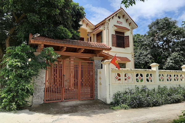 Thay gi tu nhung ngoi nha tien ty cua “ho can ngheo” Thanh Hoa?