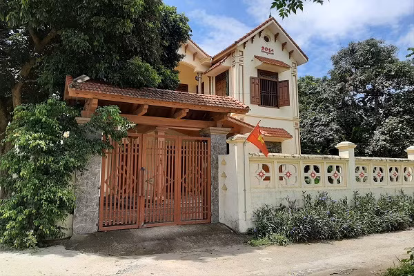 Thay gi tu nhung ngoi nha tien ty cua “ho can ngheo” Thanh Hoa?