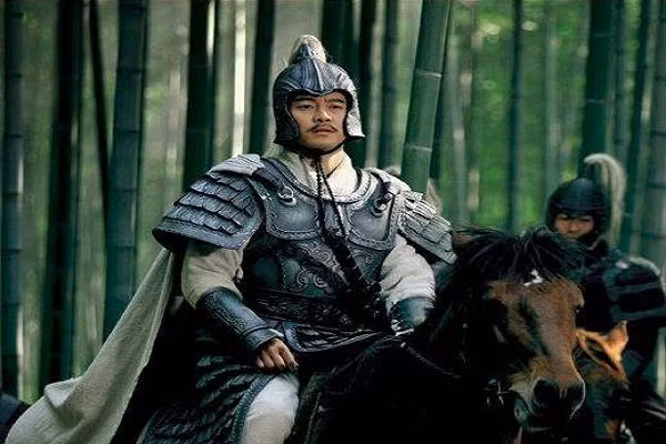 Tam quoc dien nghia: Khong phai Chu Du, day moi la tro thu so mot cua Ton Quyen