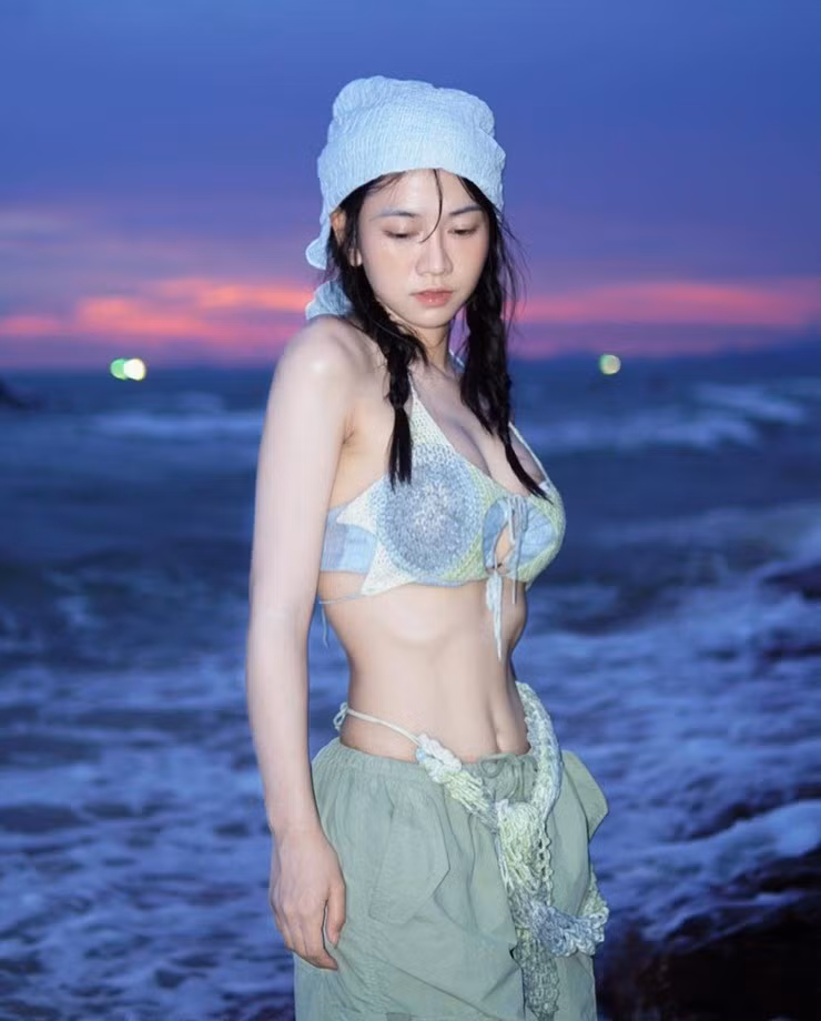 Sau những thị phi trên cõi mạng lẫn thành công trên sóng truyền hình, sắc vóc của nữ TikToker Lê Bống vẫn là thứ khiến cộng đồng mạng không ngớt trầm trồ.