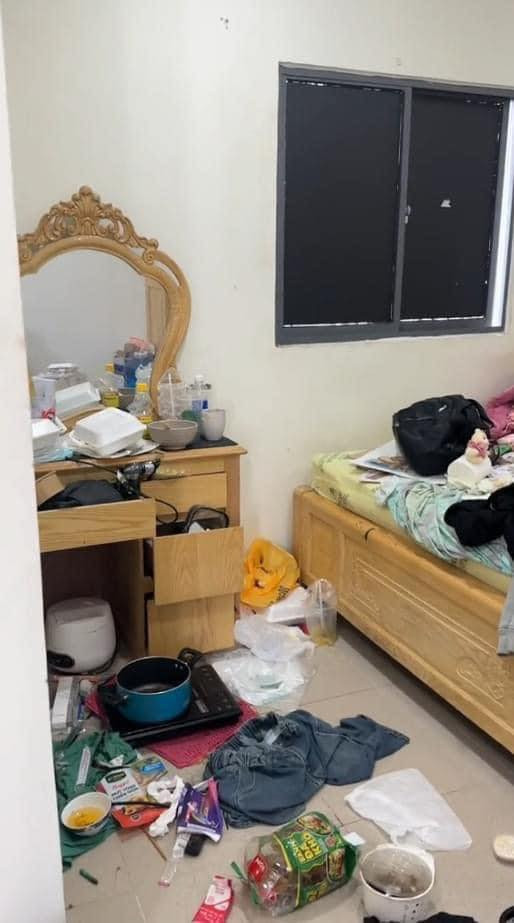 Theo người đăng tải câu chuyện, chủ nhân căn phòng này thuê phòng 3 tháng không đóng tiền, chủ nhà trọ nhắn tin không trả lời.