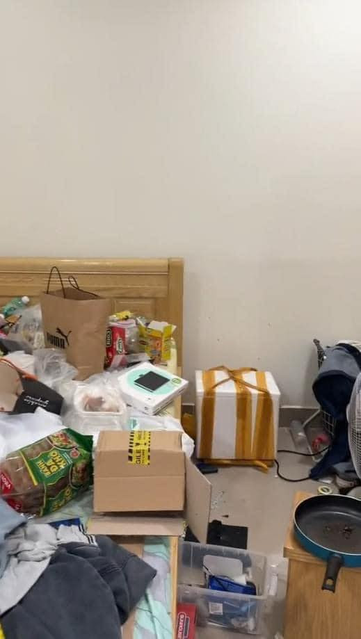 Cảm thấy có chuyện gì đó bất chắc nên chủ nhà lên kiểm tra phòng thì "chết đứng" với những gì diễn ra trước mắt.