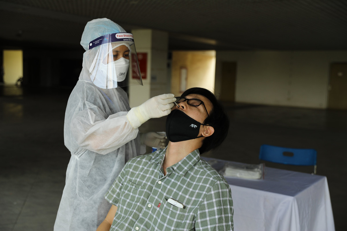 Thành phần được test COVID-19 tại SVĐ Mỹ Đình gồm có: lực lượng an ninh, y tế, truyền thông, nhân viên VFF...