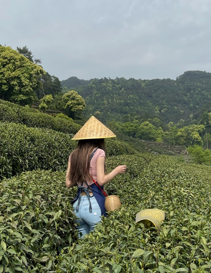 Dù chưa thể xác định được danh tính cụ thể cô nàng trên nhưng với những gì được netizen truyền tai nhau, chắc hẳn nữ chính phải là 1 cực phẩm.