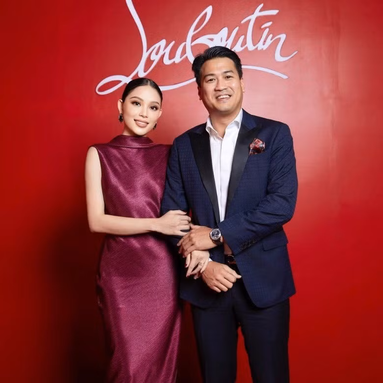 Nhìn khoảnh khắc đó với hiện tại, nhiều người cho rằng, chồng Linh Rin đã dậy thì thành công, lúc nhỏ kháu khỉnh điển trai bao nhiêu thì lớn lên vẫn bảnh bao, lịch lãm bấy nhiêu. Chàng trai này ngoài ngoại hình còn có học thức cực kỳ ấn tượng.