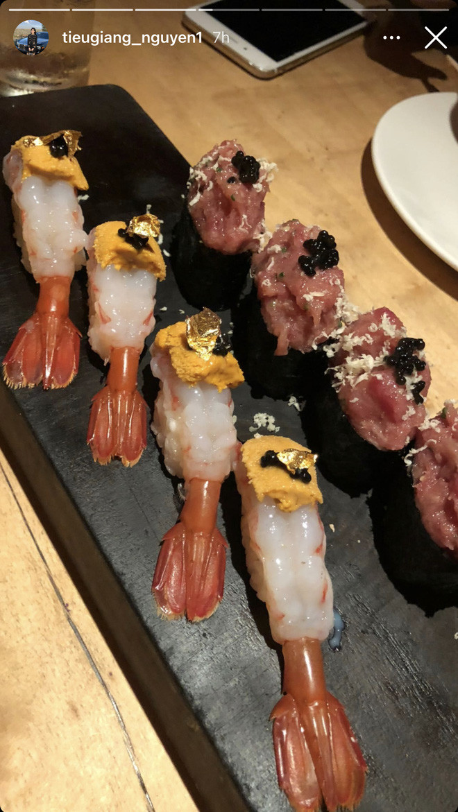 Nhìn vào loạt story mới nhất của Tiểu Giang nhiều người phải choáng váng bởi dưỡng thai chuẩn "bầu quý tộc".