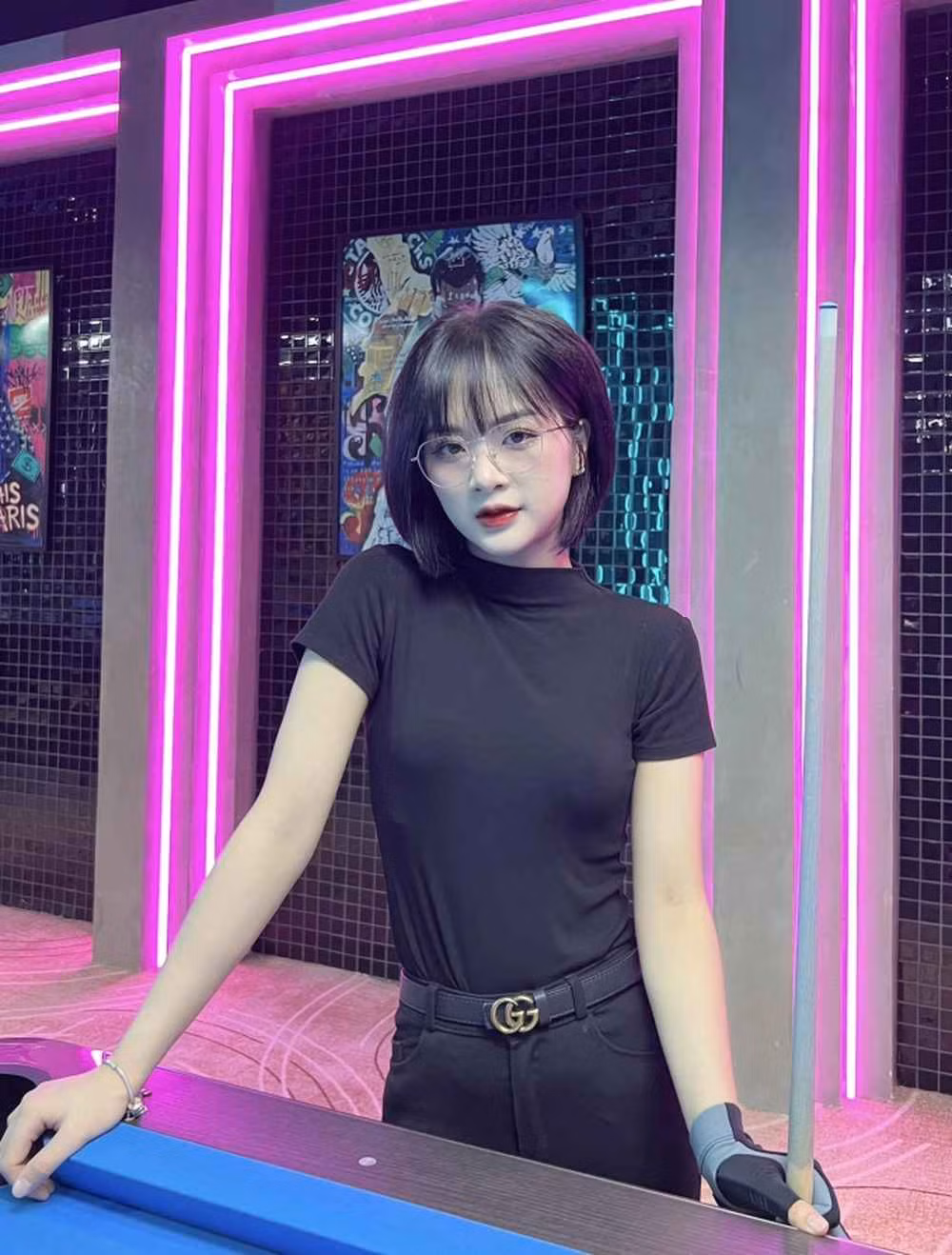 Lướt MXH mỗi ngày hẳn nhiều bạn trẻ biết đến Gấm Kami - cô gái dân tộc Tày sinh năm 2000 tại Tuyên Quang, sở hữu nhan sắc xinh đẹp cùng tài chơi bi-a nổi bật.