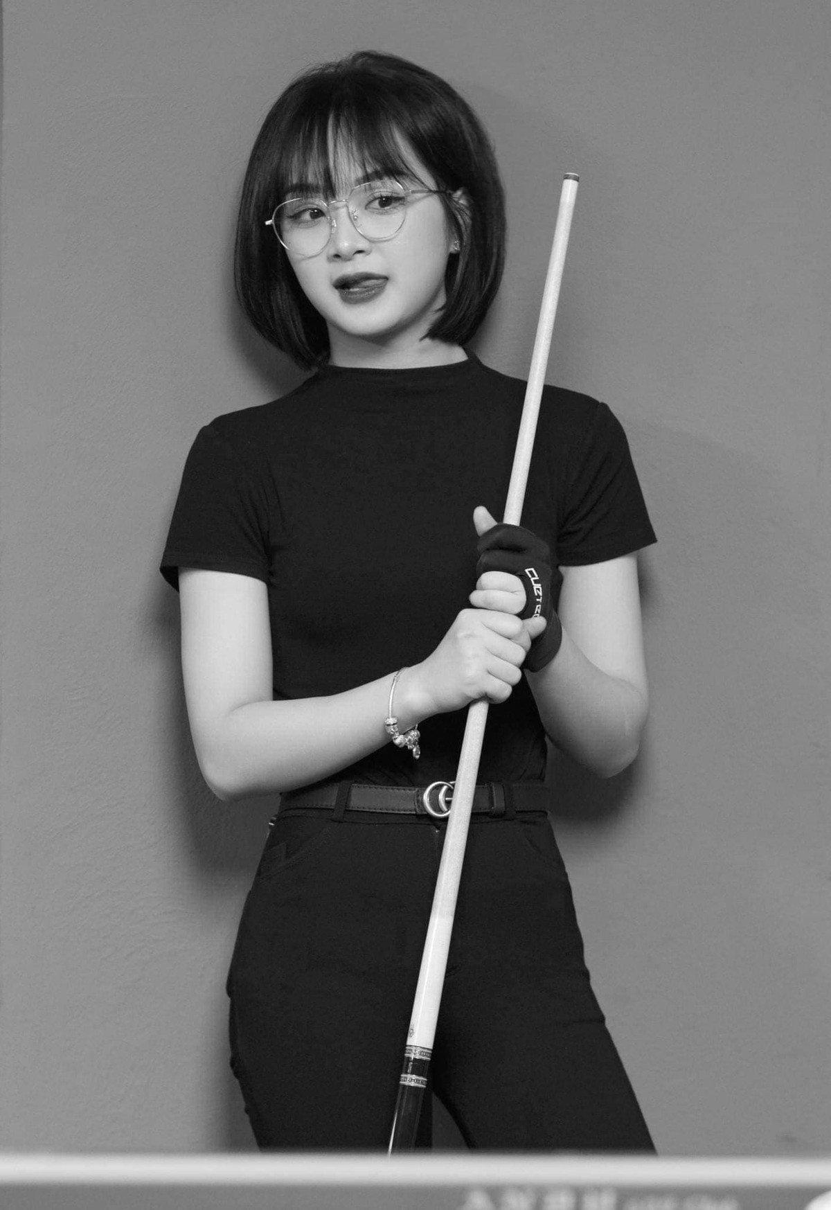 Đặc biệt hơn, điều Gấm Kami thích nhất chính là chiếc tủ quần áo dạng kính. Dù không quá lớn nhưng vẫn giúp căn phòng trở nên “xịn” và ấm cúng hơn.