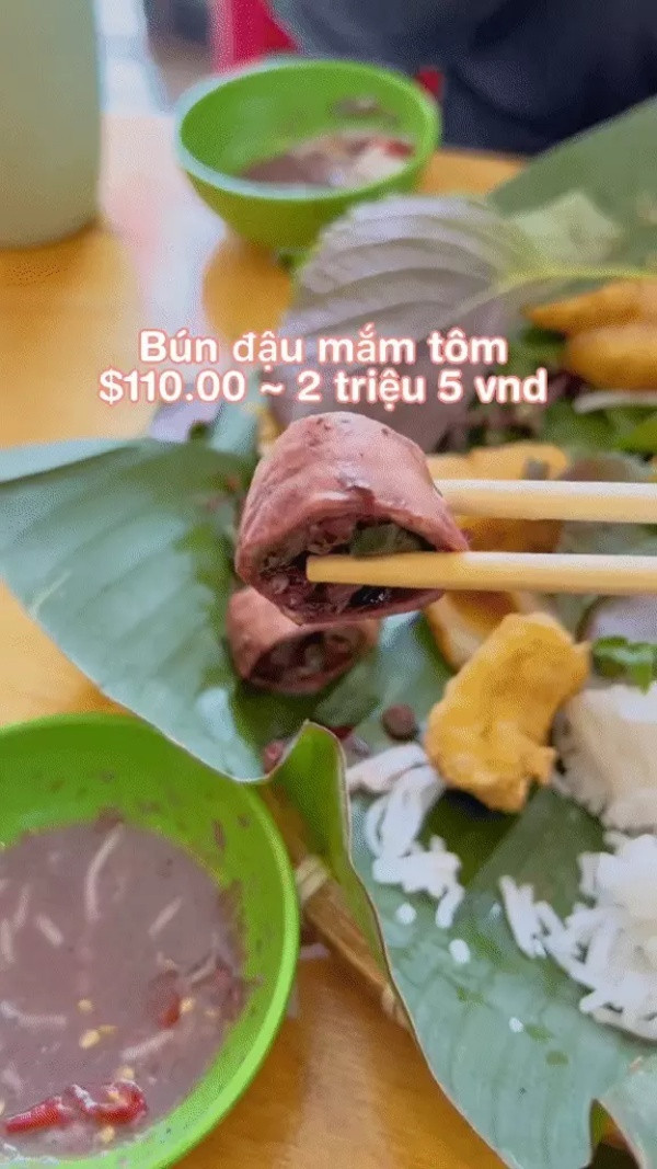 Còn lại là tiền mua sắm theo sở thích cá nhân. Trung bình một tháng Chao tiêu hết khoảng 17.500 USD (tương đương 417 triệu đồng).