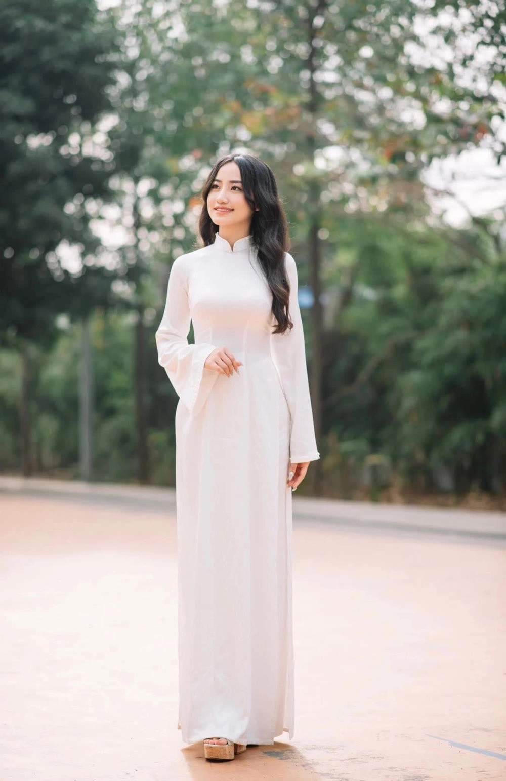 Thục Anh không chỉ xinh đẹp, cô nàng này còn là “con nhà người ta” khi sở hữu thành tích đáng nể.