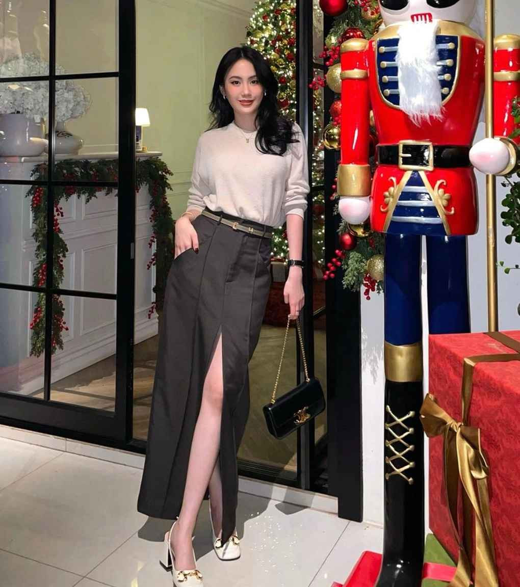 Ngoài ra, Chichi còn có thể thông thạo 4 ngôn ngữ gồm tiếng Lào, Thái, Anh và Việt Nam.